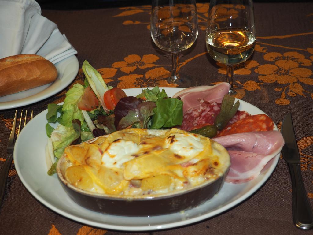 Hotel Restaurant La Manse Dornecy Eksteriør bilde